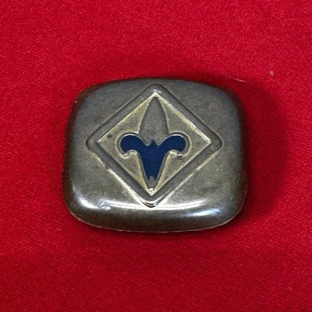 Webelos Adjustable Brass Neckerchief Slide Cub Scouts Boy Scouts Of America BSA - Picture 2 of 3